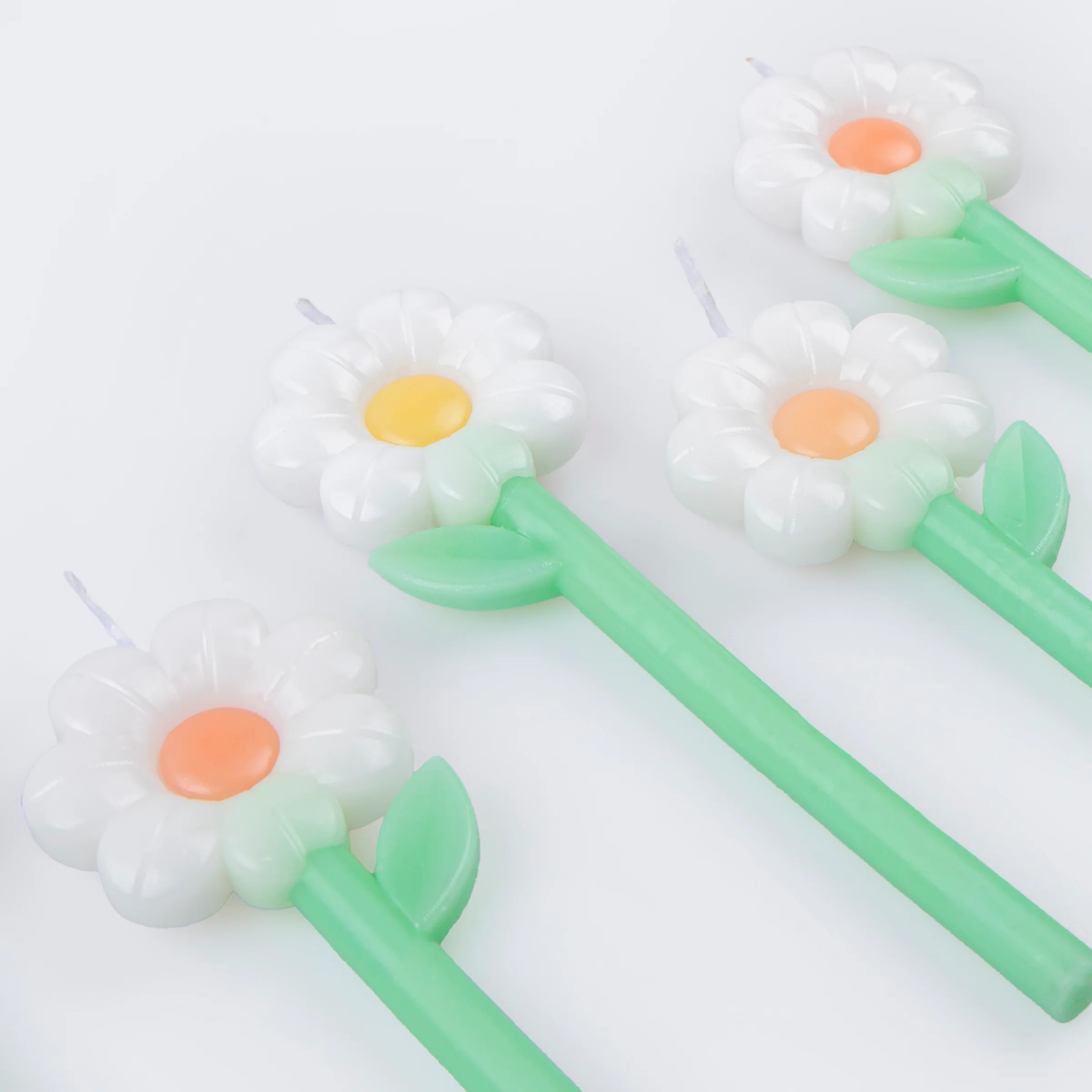 Daisy Candles (x 6) - Image 3
