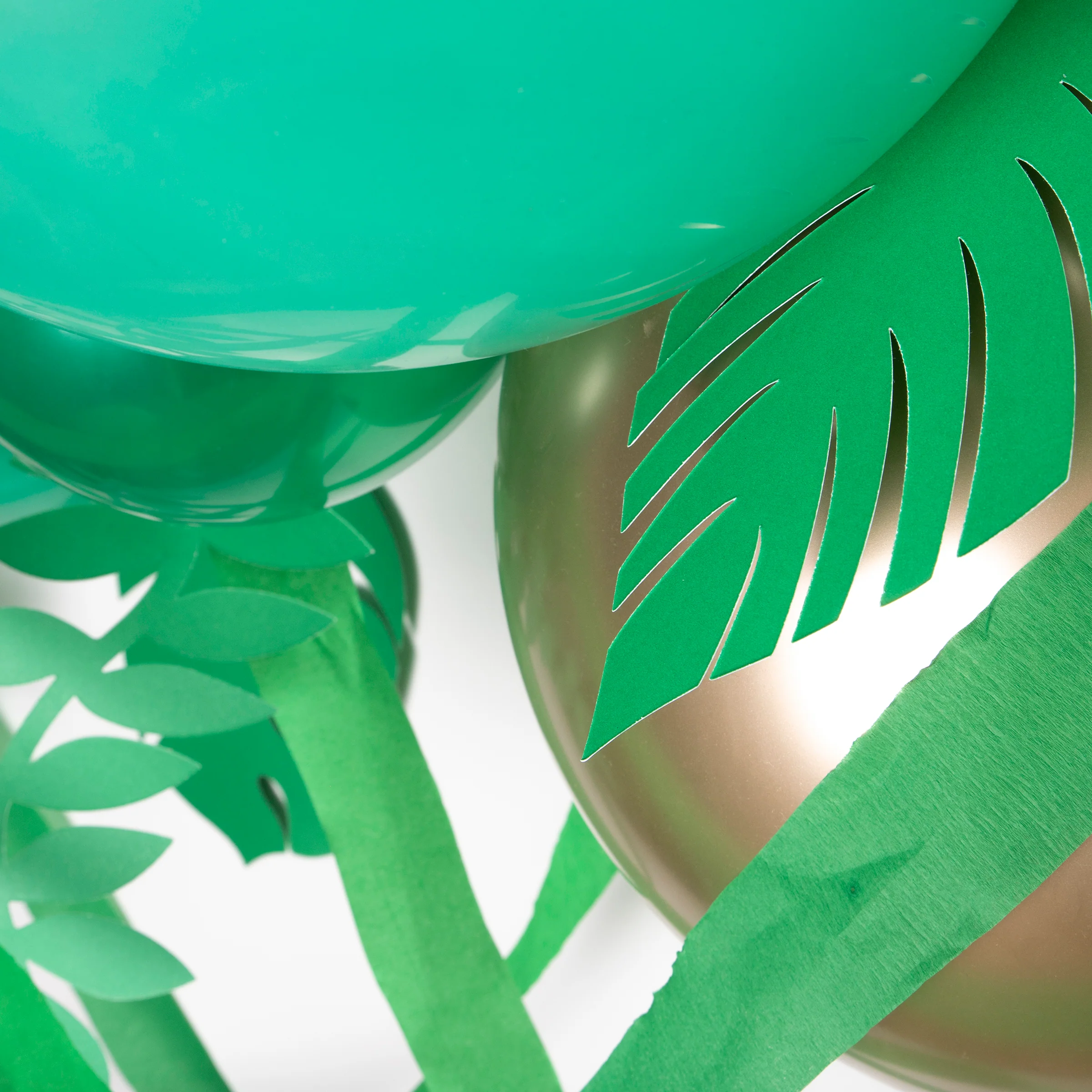 Leafy Green Balloon Arch (x 44 balloons) - Image 4