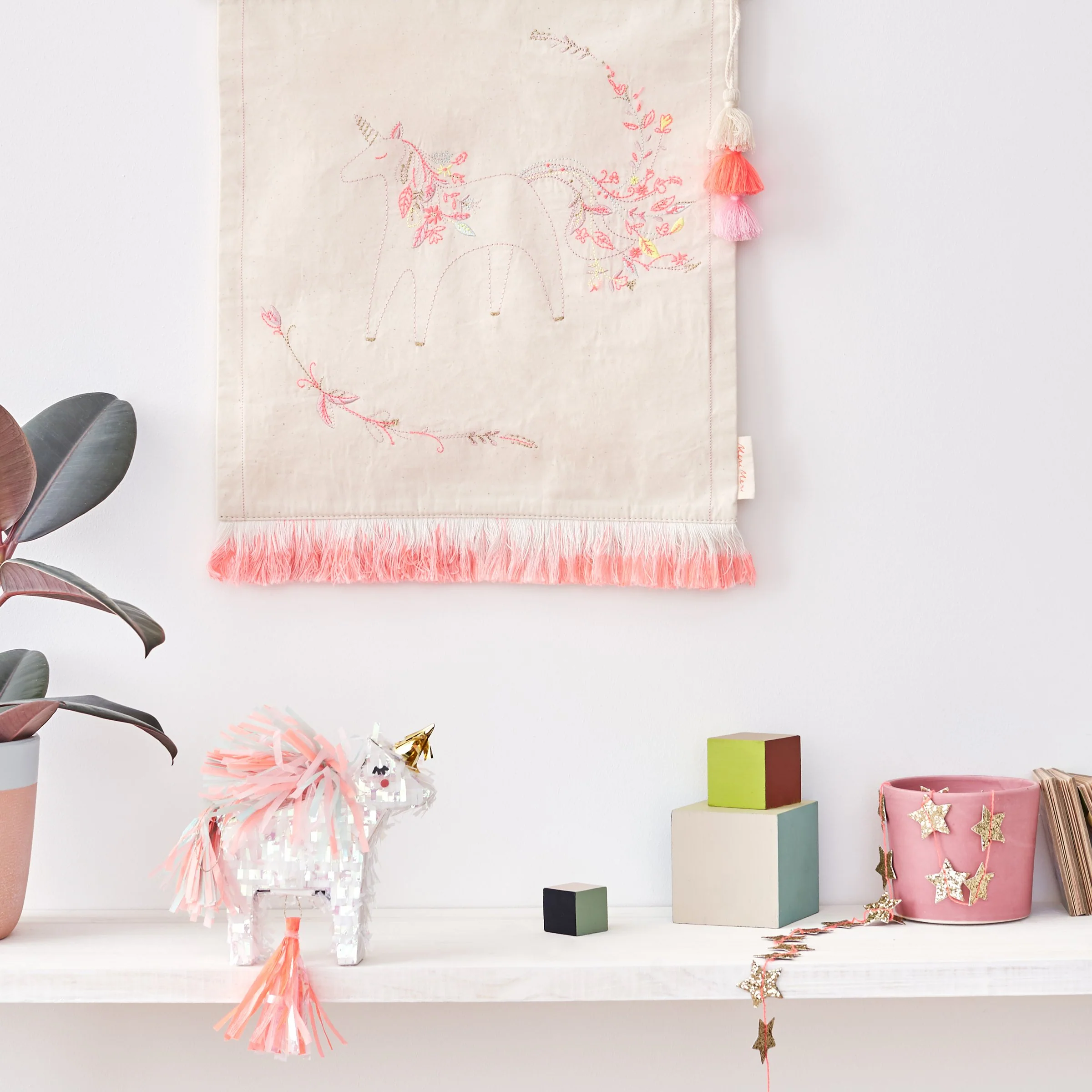 Unicorn Piñata Favour - Image 7